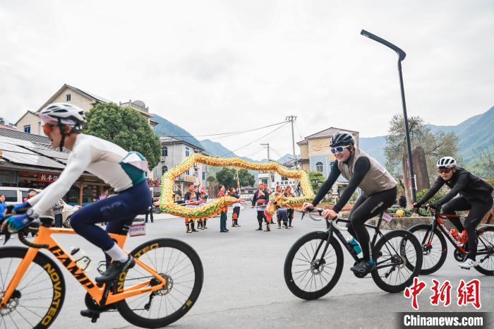 千人规模的黄浦江源骑游：沉浸式轮上秋游展现