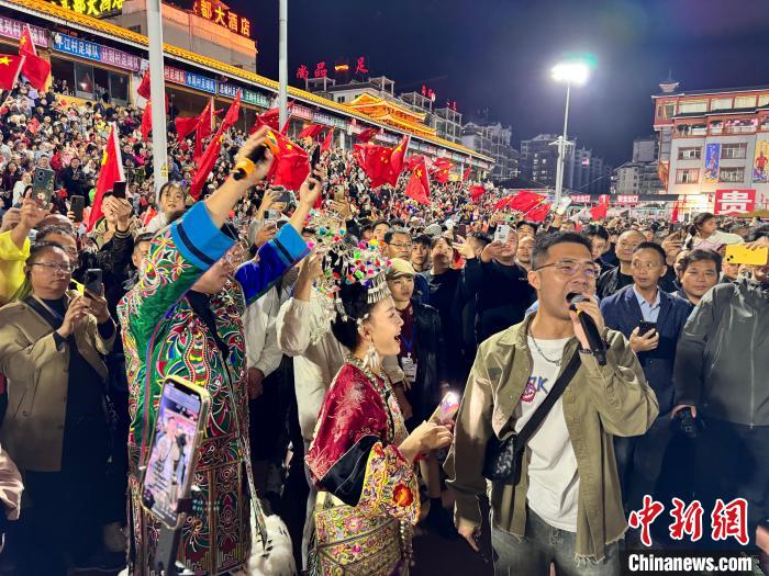 贵州村超国庆迎国际友谊赛 足球盛宴点燃文旅热