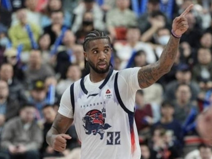 克里斯复出在即 山东男篮内线轮换将迎关键考验