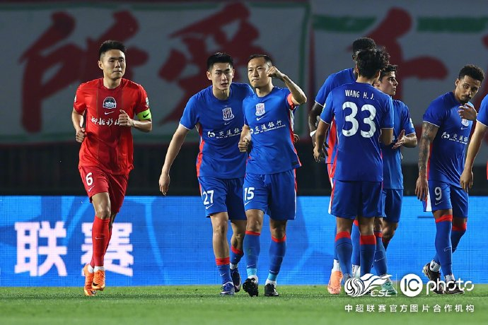 特谢拉三度建功申花客场零封河南