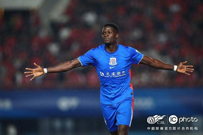 特谢拉三度建功申花客场零封河南