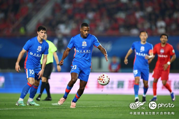 特谢拉三度建功申花客场零封河南