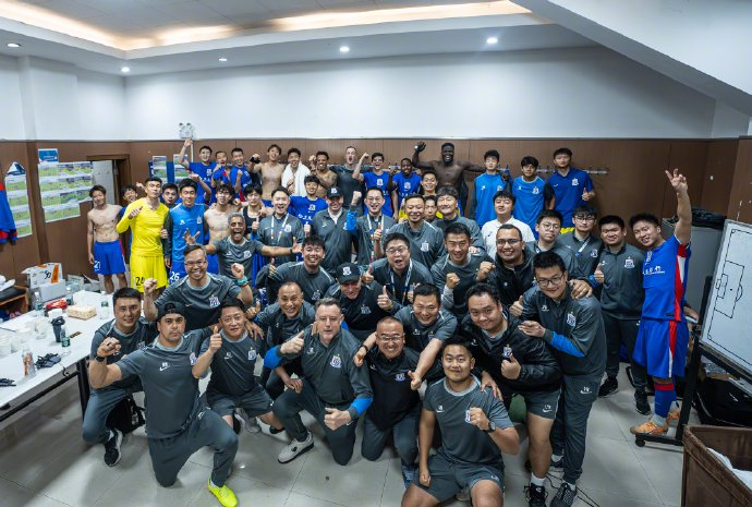 特谢拉三度建功申花客场零封河南