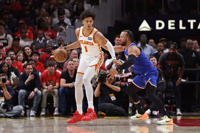 老鹰客场险胜尼克斯总比分2-1领先 麦科勒姆准绝